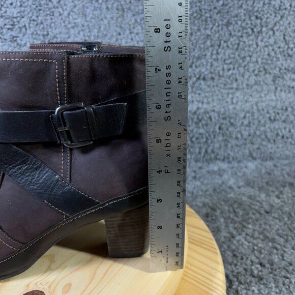 Clarks Artisan Ankle Boots Womens Size 8.5 Leather Burgundy Buckle Strap Booties - Picture 5 of 9